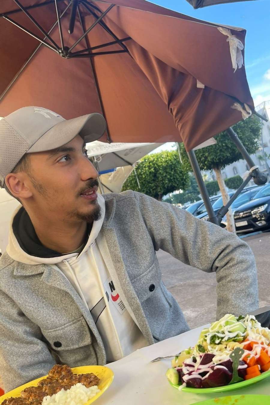 90683137 962 medium large