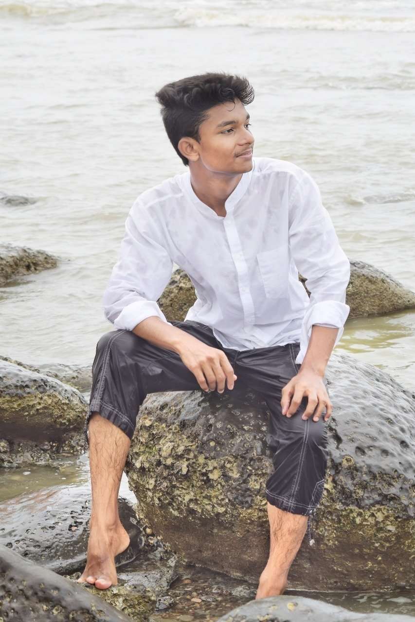 93123735 7616 medium large