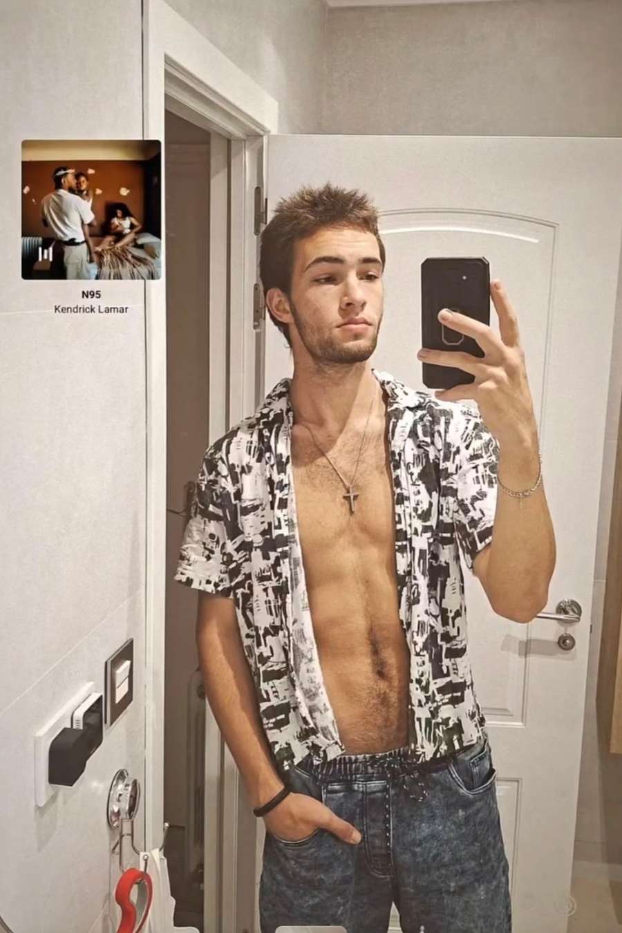 89741149 7819 medium large