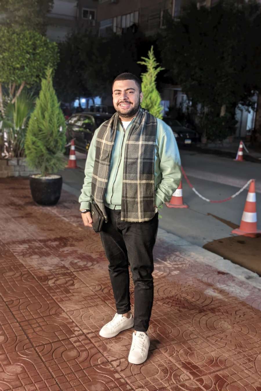 90121227 9784 medium large