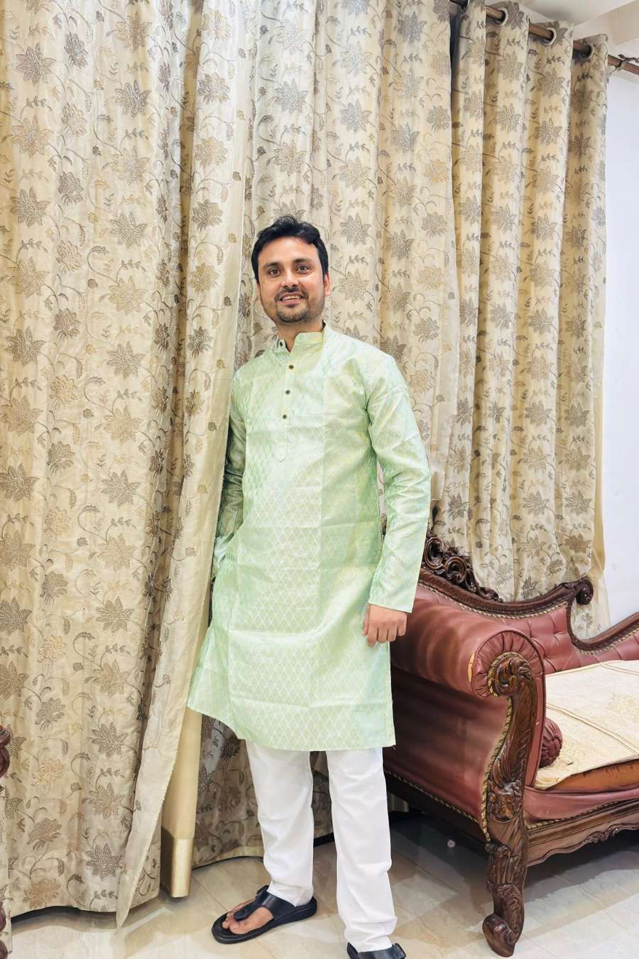 61635119 3899 medium large