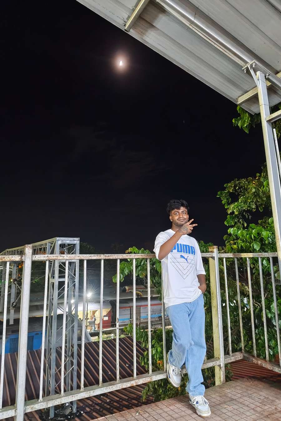 83251750 597 medium large