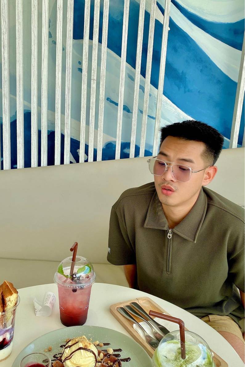 89929366 7476 medium large