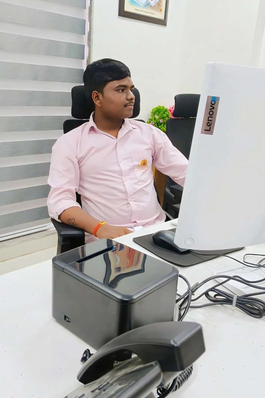 92961053 4837 medium large