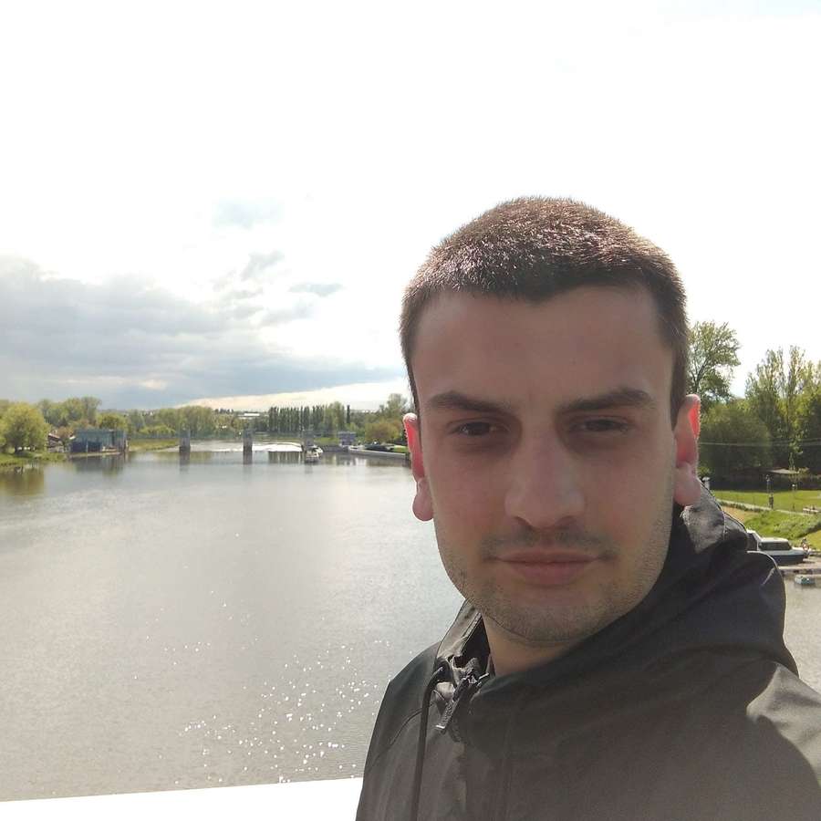 85682987 2003 medium large