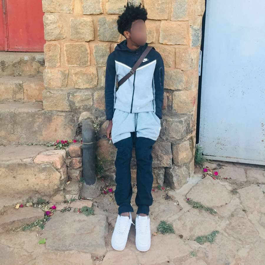 81777194 3372 medium large