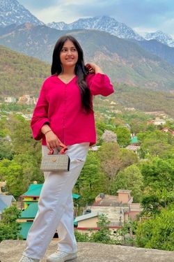 Komal Sharma's photo