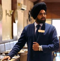 Raaj Malhotra 's photo