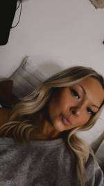 Emma Hughes 's photo