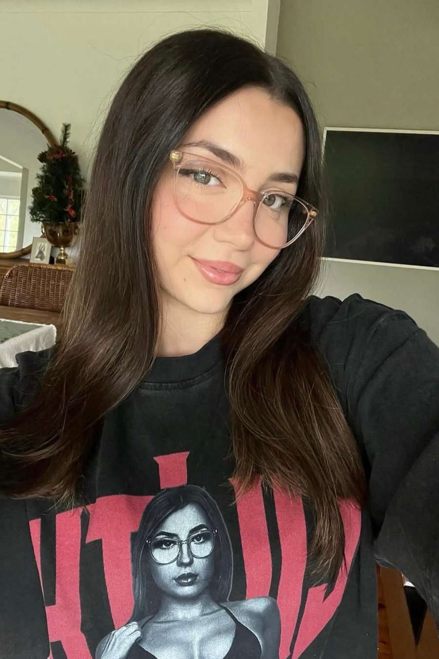 92643927 7446 medium large