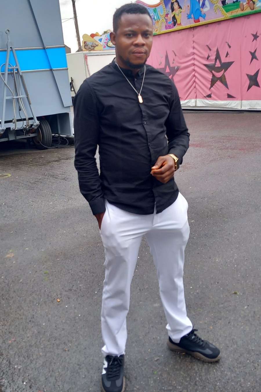 89369298 7925 medium large