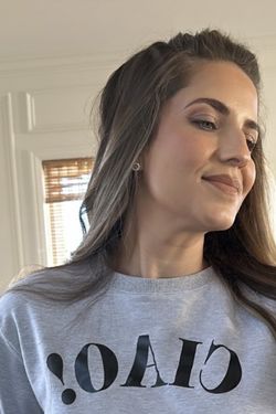 Laura Vit Coopee's photo