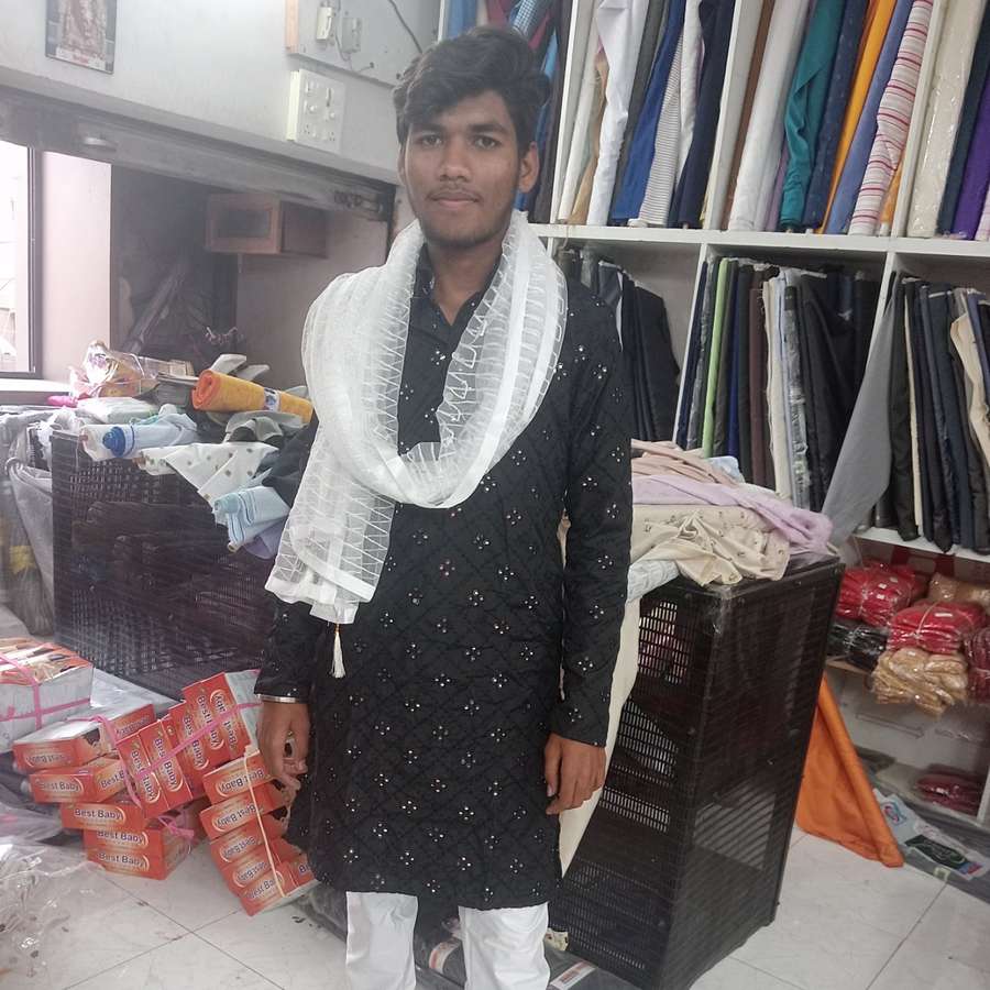 84833848 5487 medium large