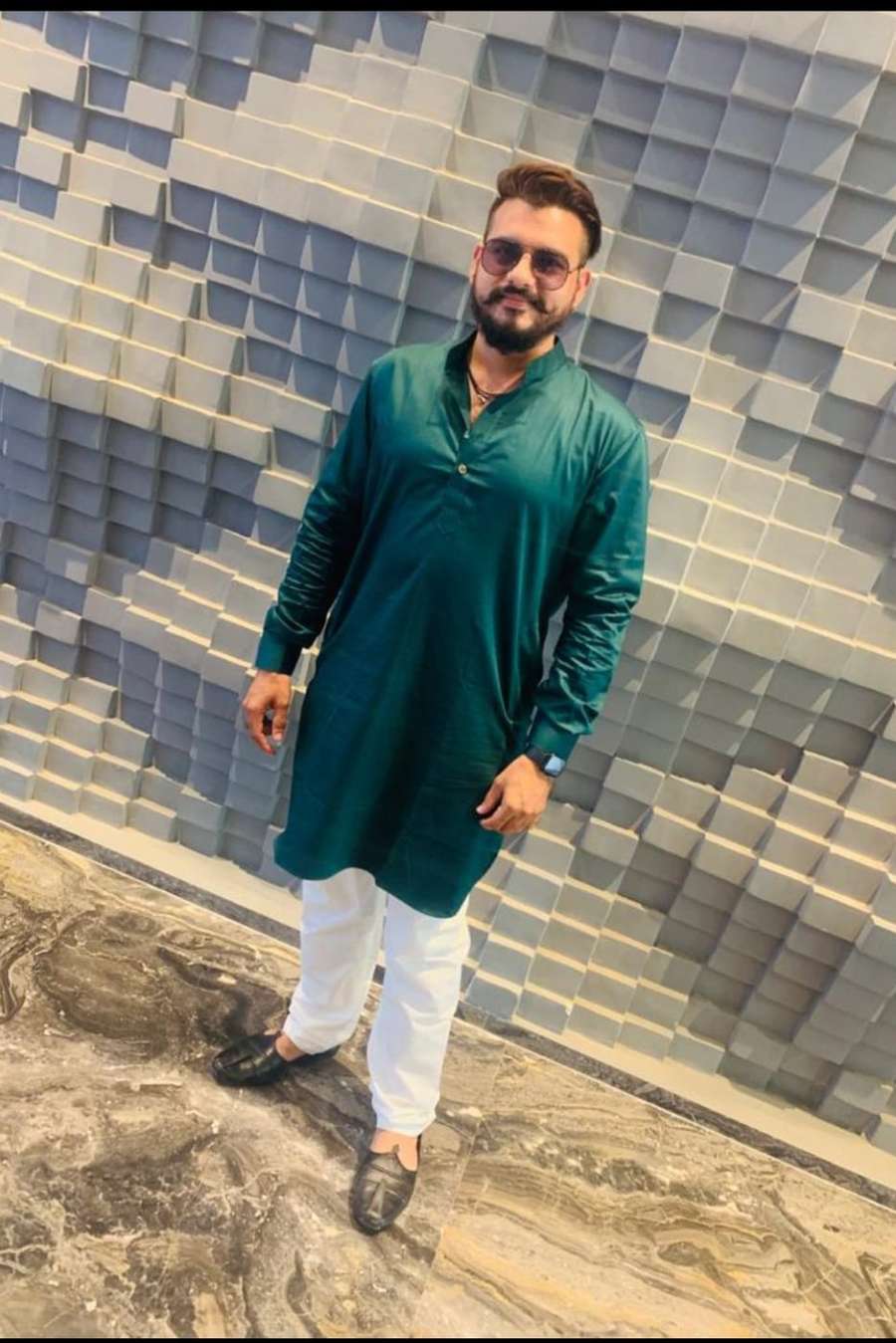 90834373 5535 medium large