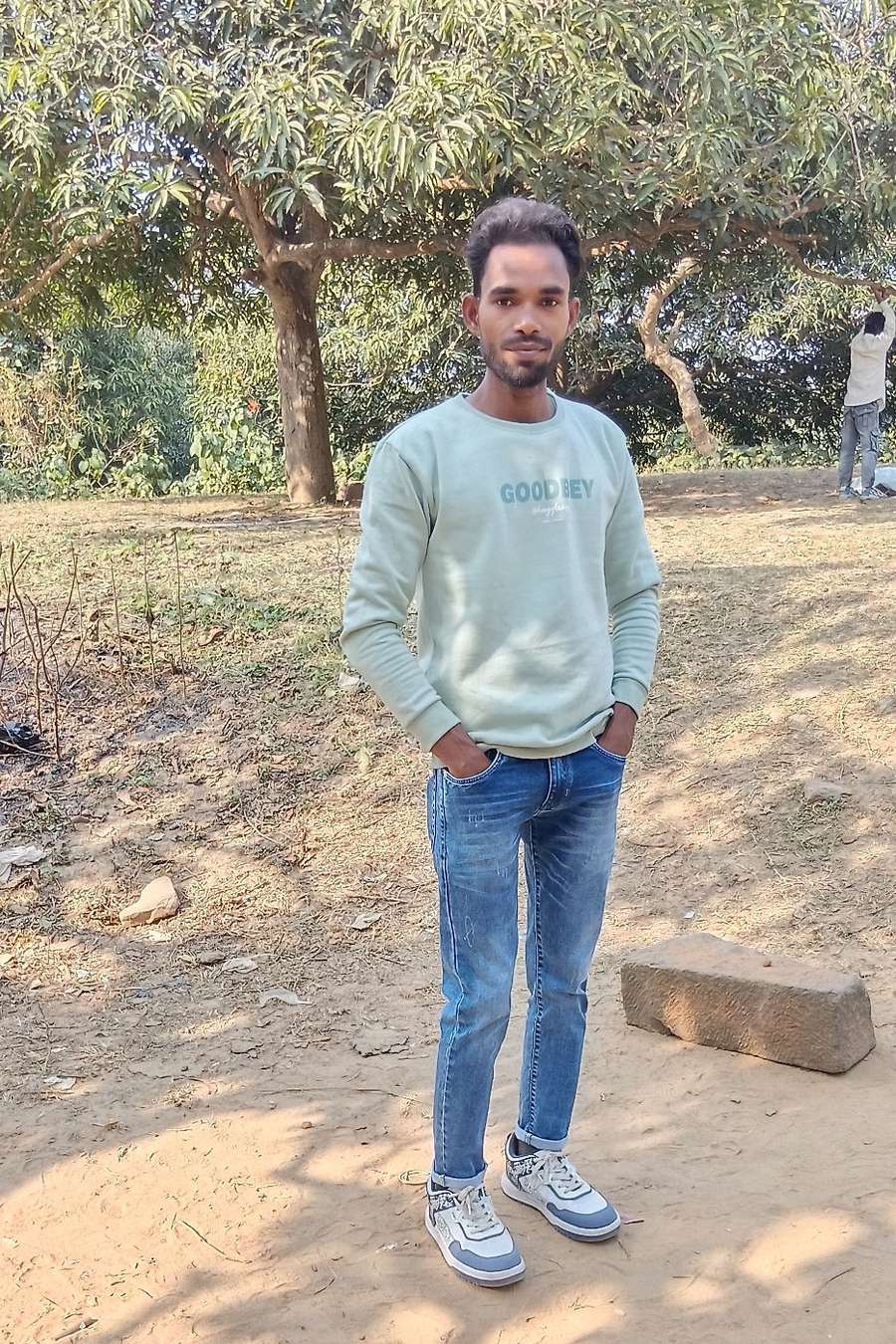 92789939 586 medium large