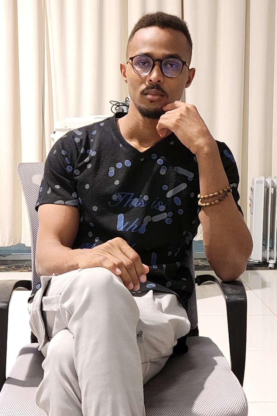 89857260 2509 medium large