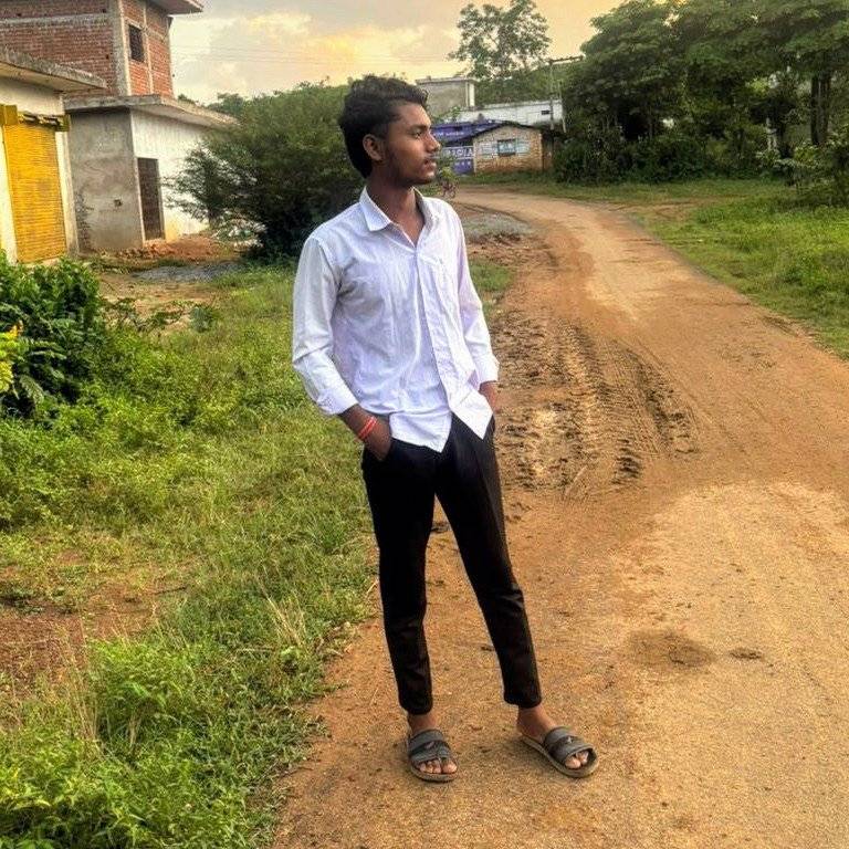 83313812 1600 medium large