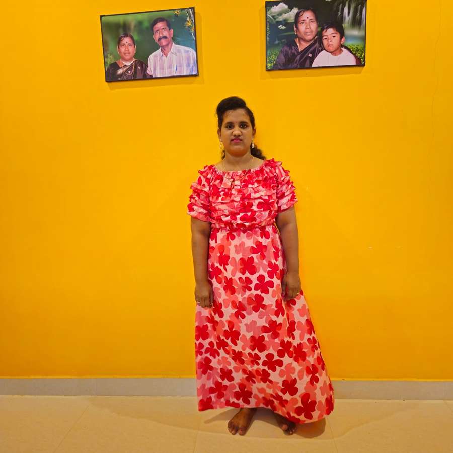85642443 2142 medium large