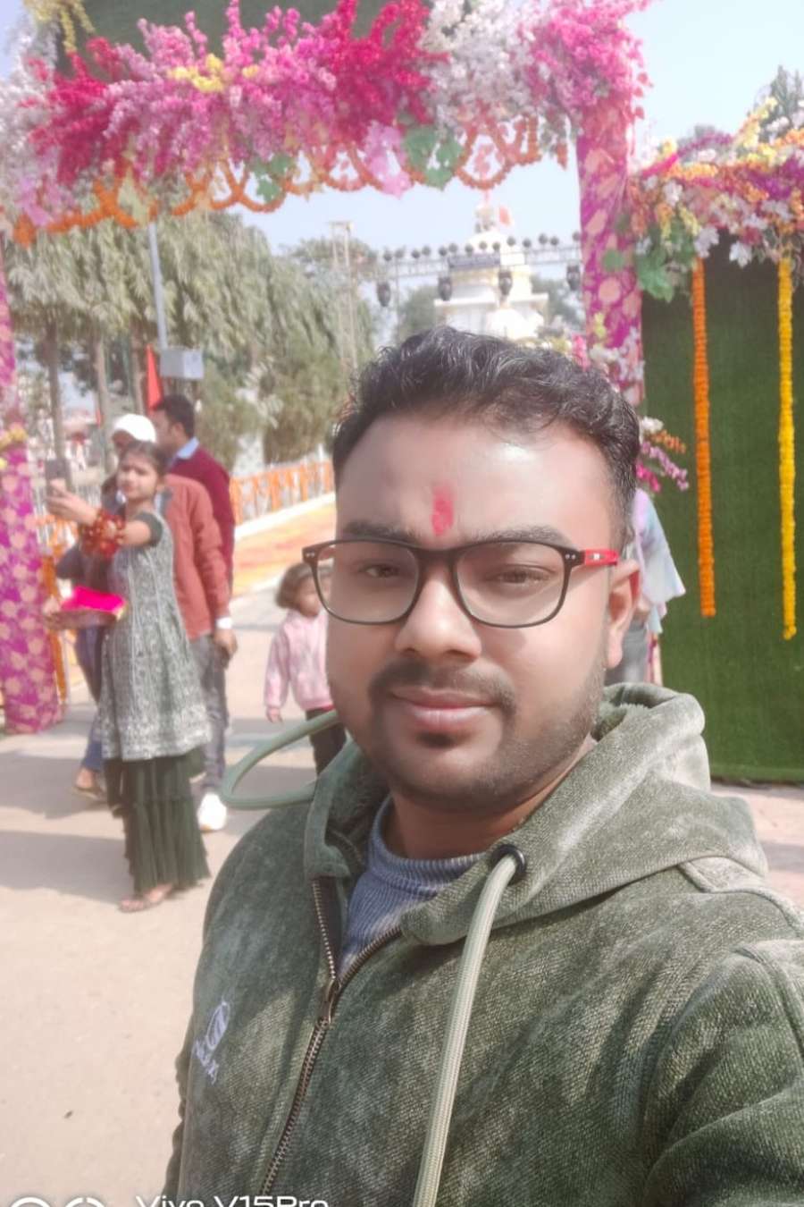 21782773 1636 medium large