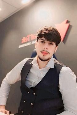 ali 's photo