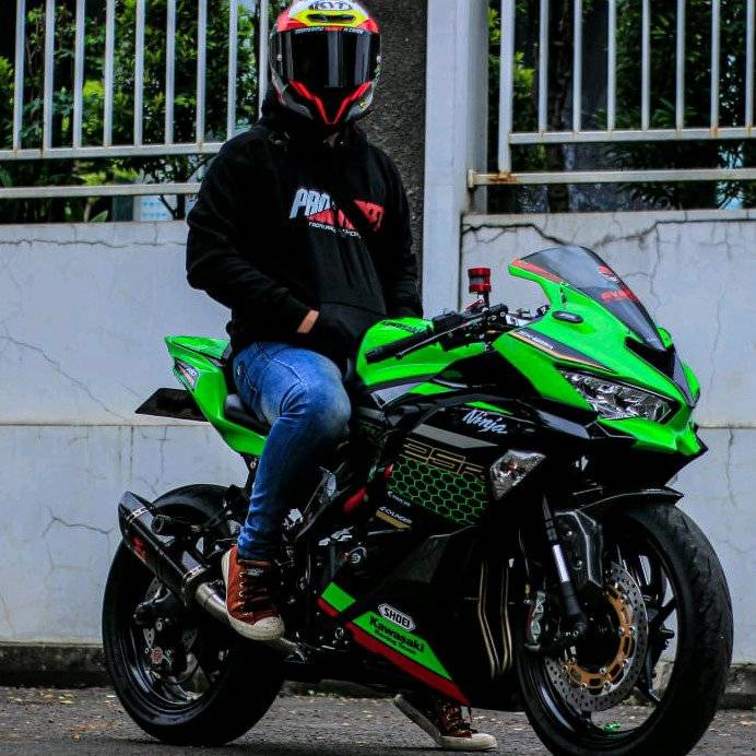 75812876 8424 medium large