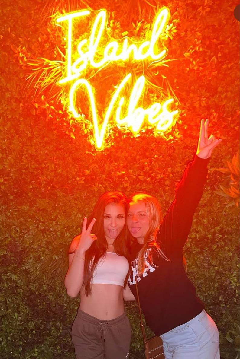 90220153 8446 medium large