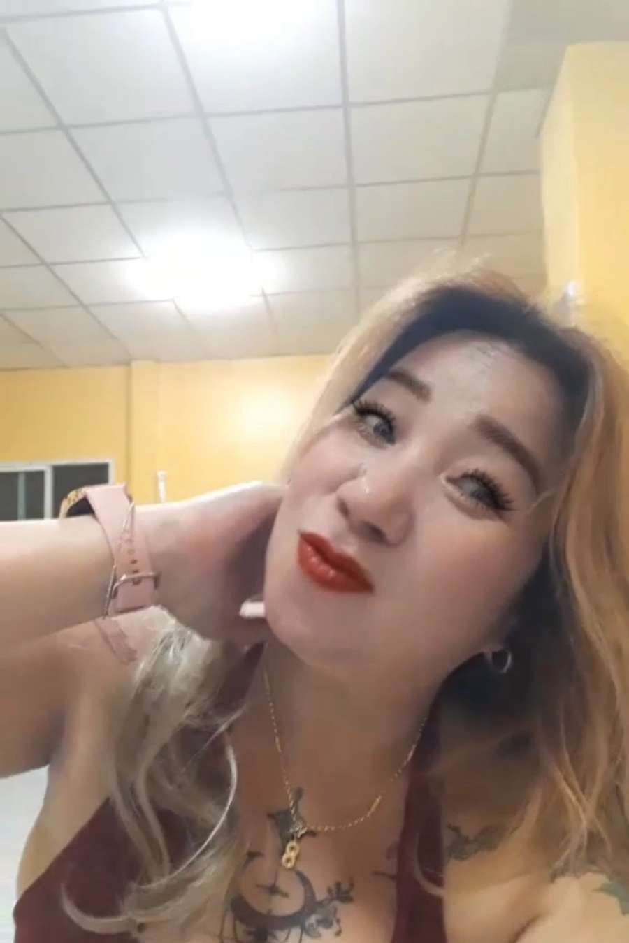 89876136 9979 medium large