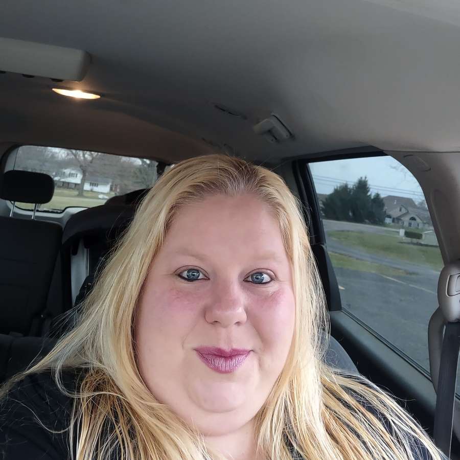 Amanda Hi...how is everyone doing... Single Women in La Follette