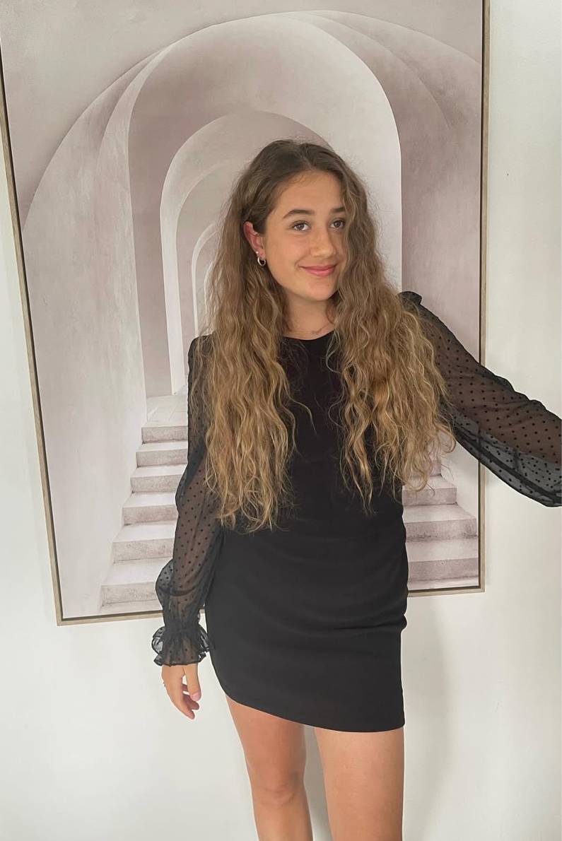 90418335 8908 medium large