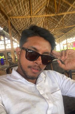 Dew Dasanayaka's photo