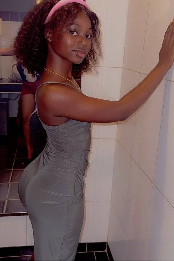 92511947 407 medium large