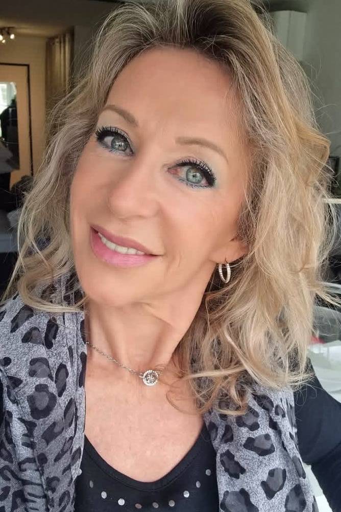 92925324 1053 medium large