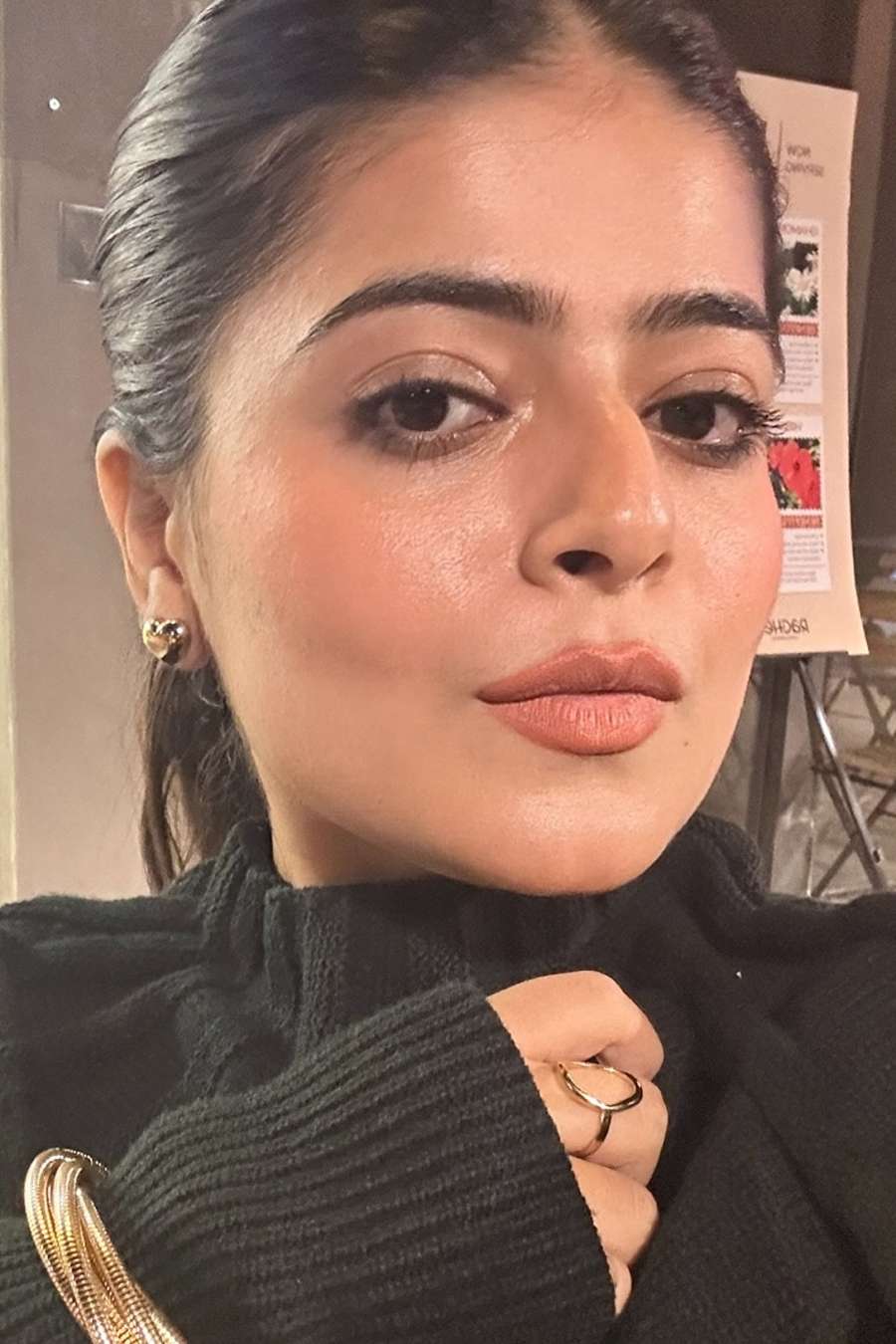 93063281 2163 medium large