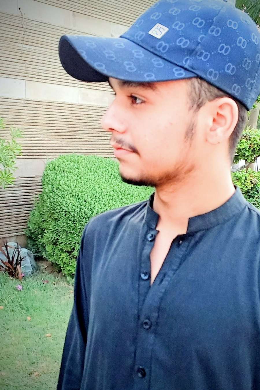 89910843 7518 medium large