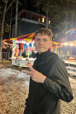 Lukas's photo
