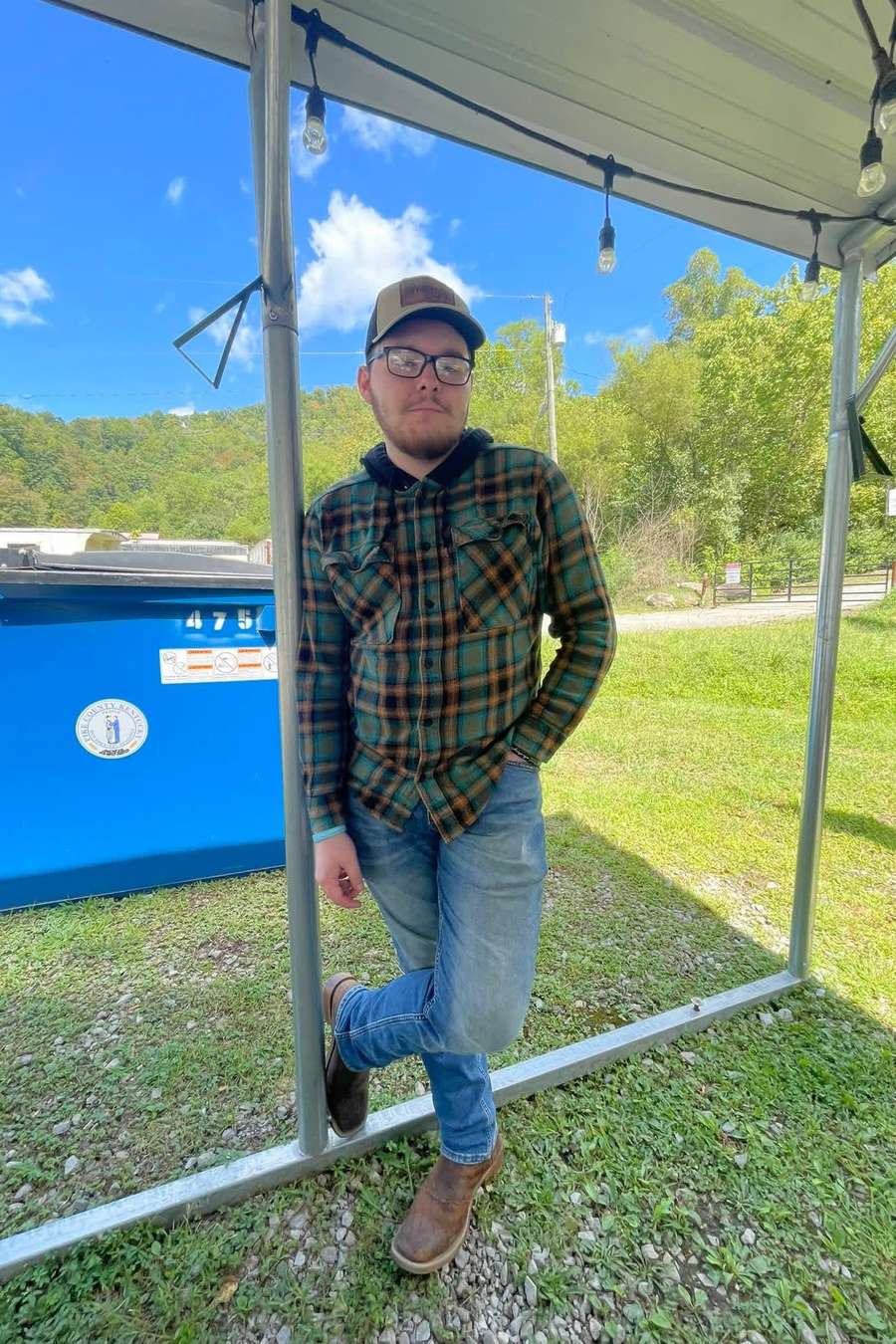 89271075 53 medium large