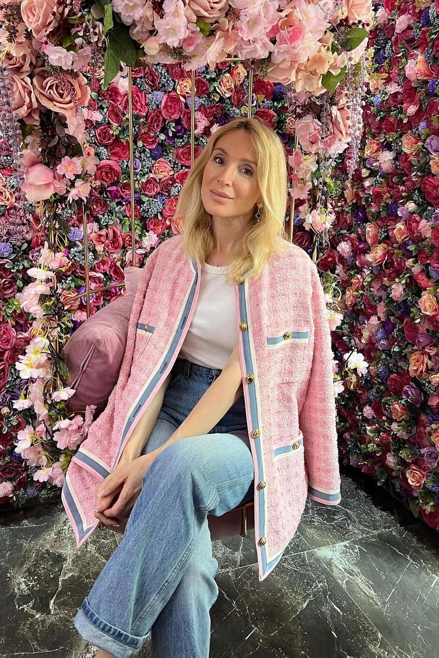 92057539 586 medium large