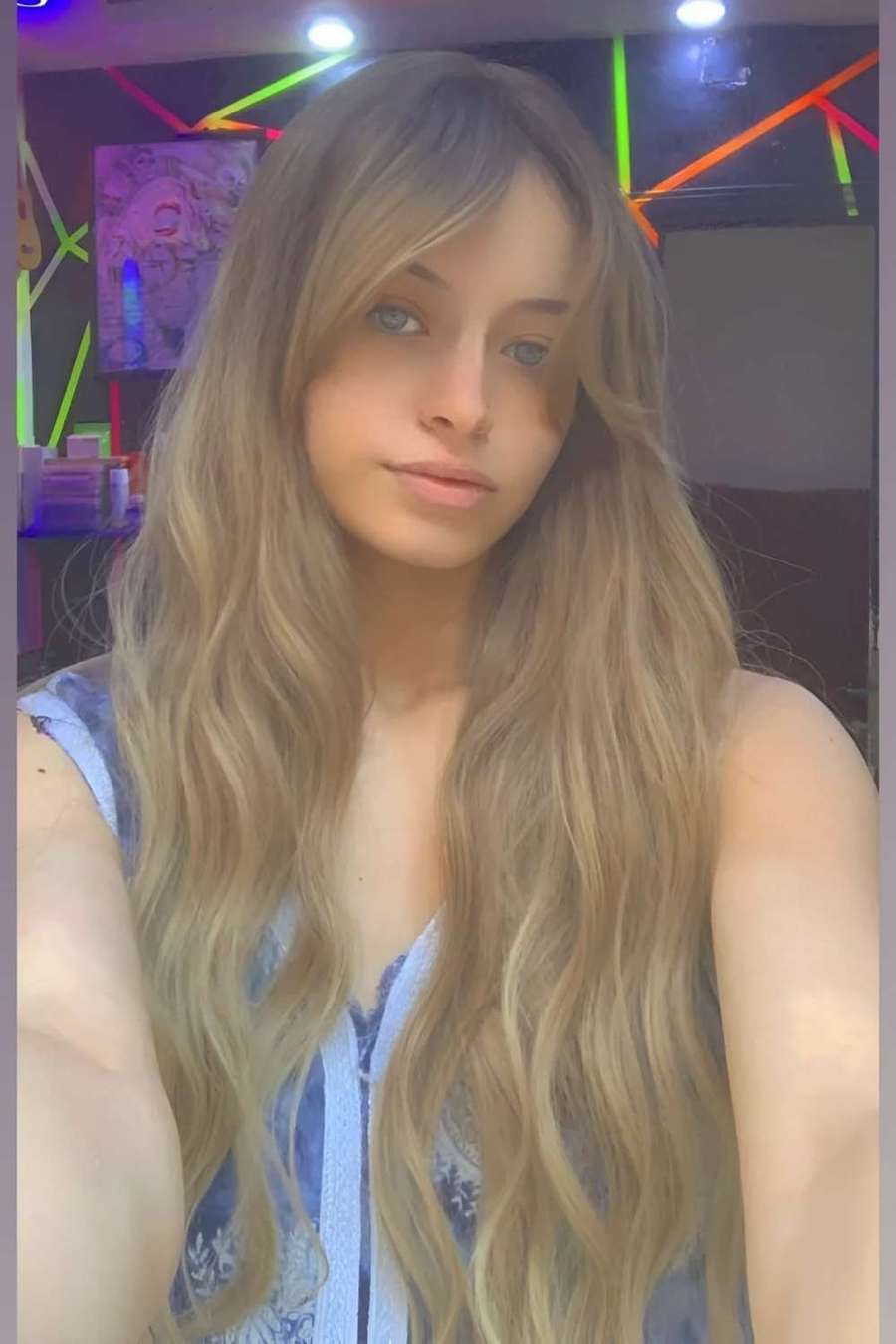 92608515 8853 medium large