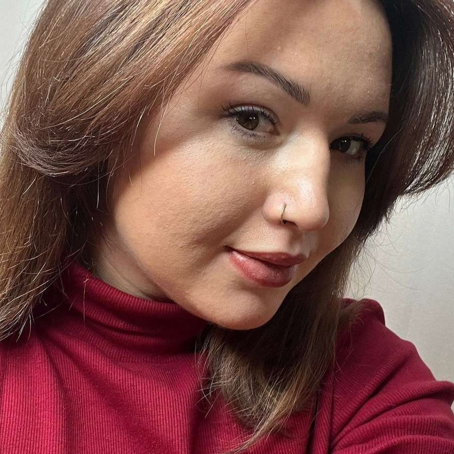 87398147 993 medium large