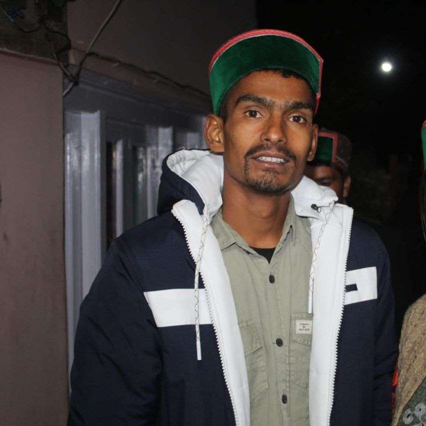 85140831 931 medium large