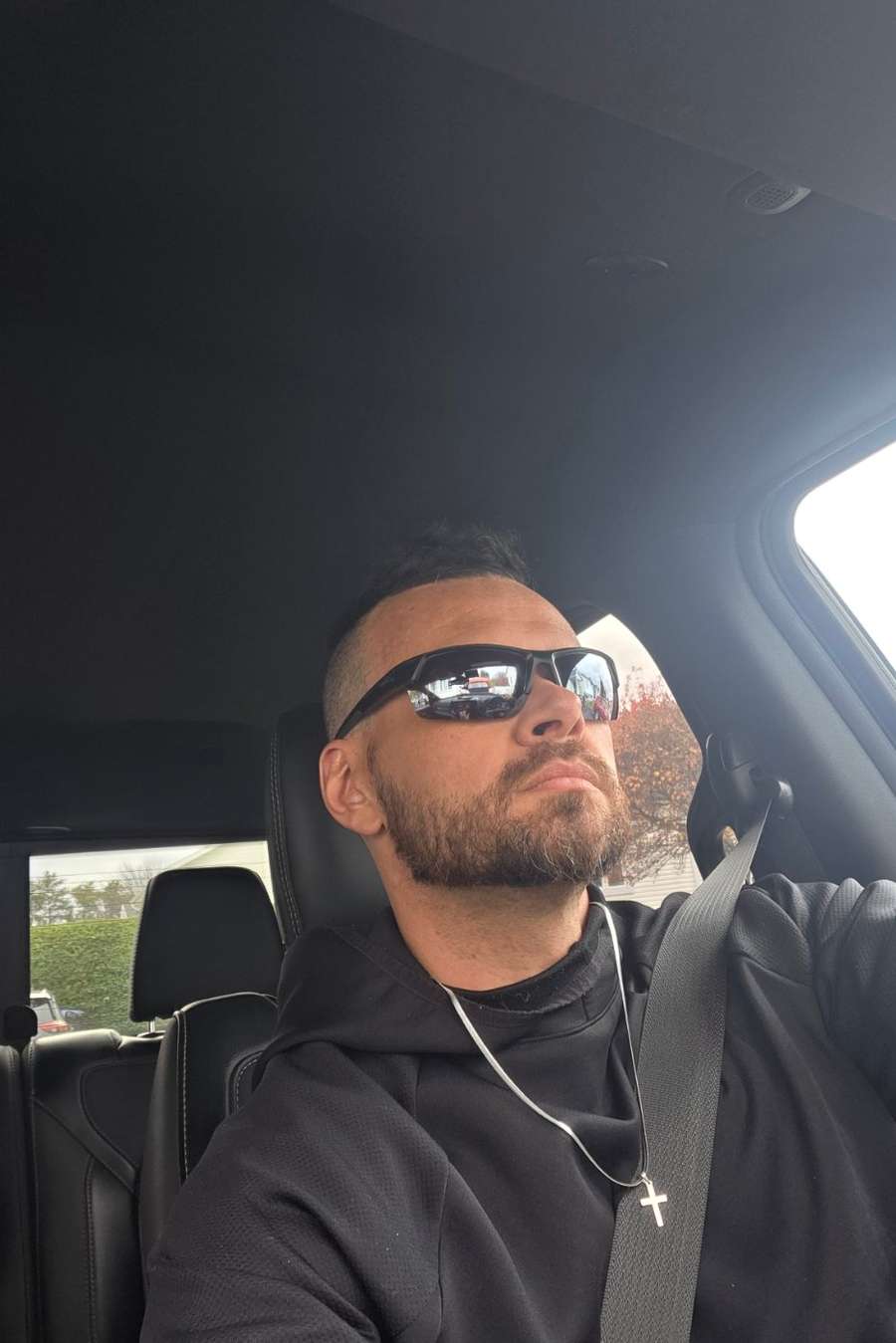 89865747 3946 medium large