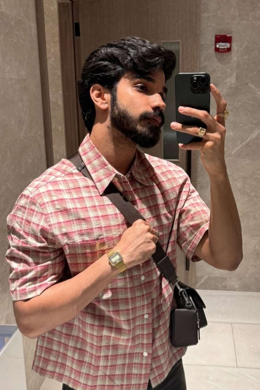 89482279 1453 medium large