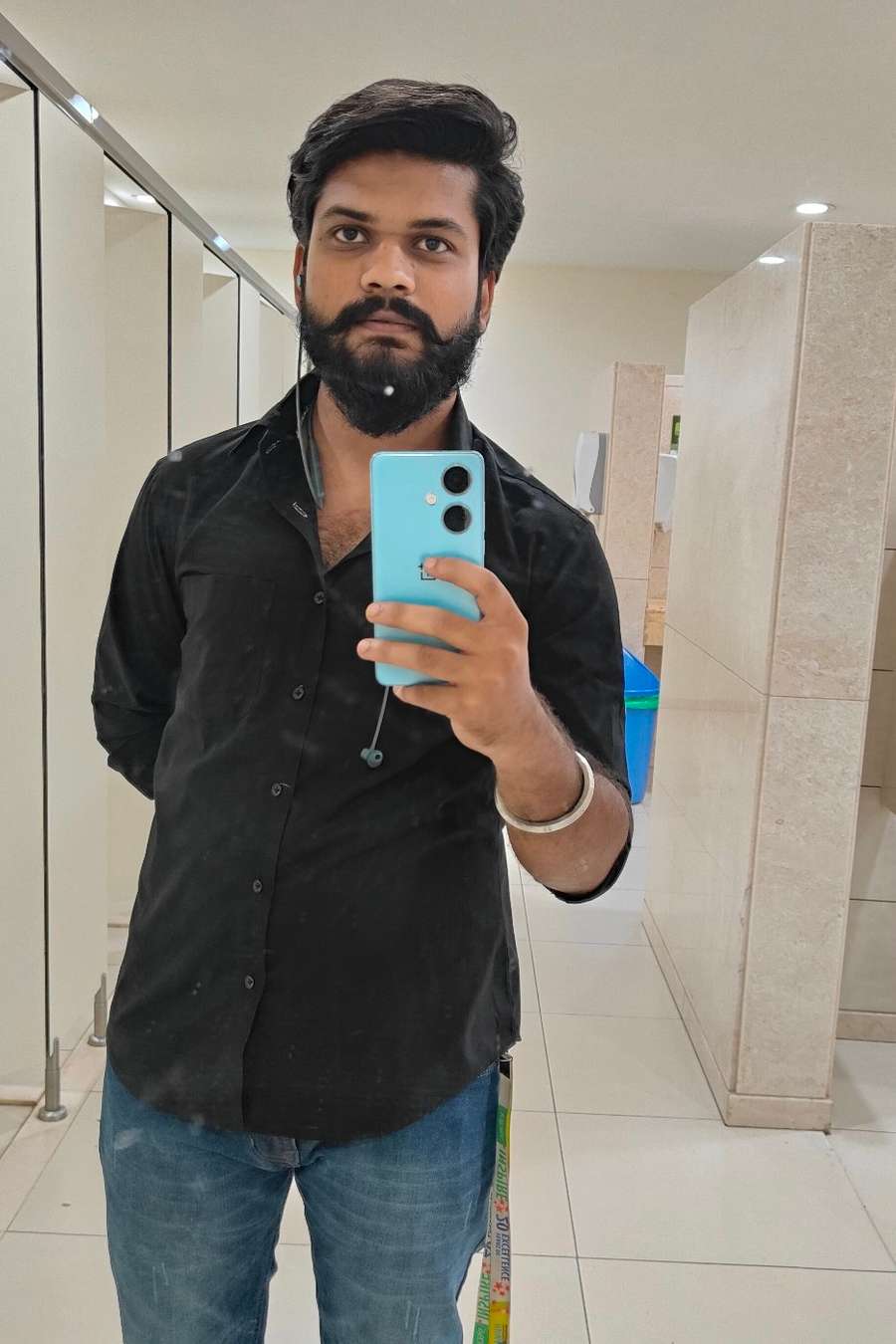 90518985 1774 medium large