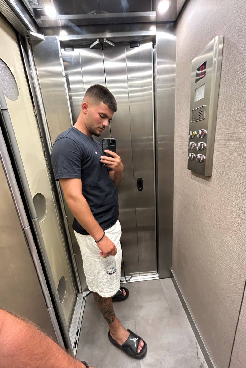 89599421 7374 medium large