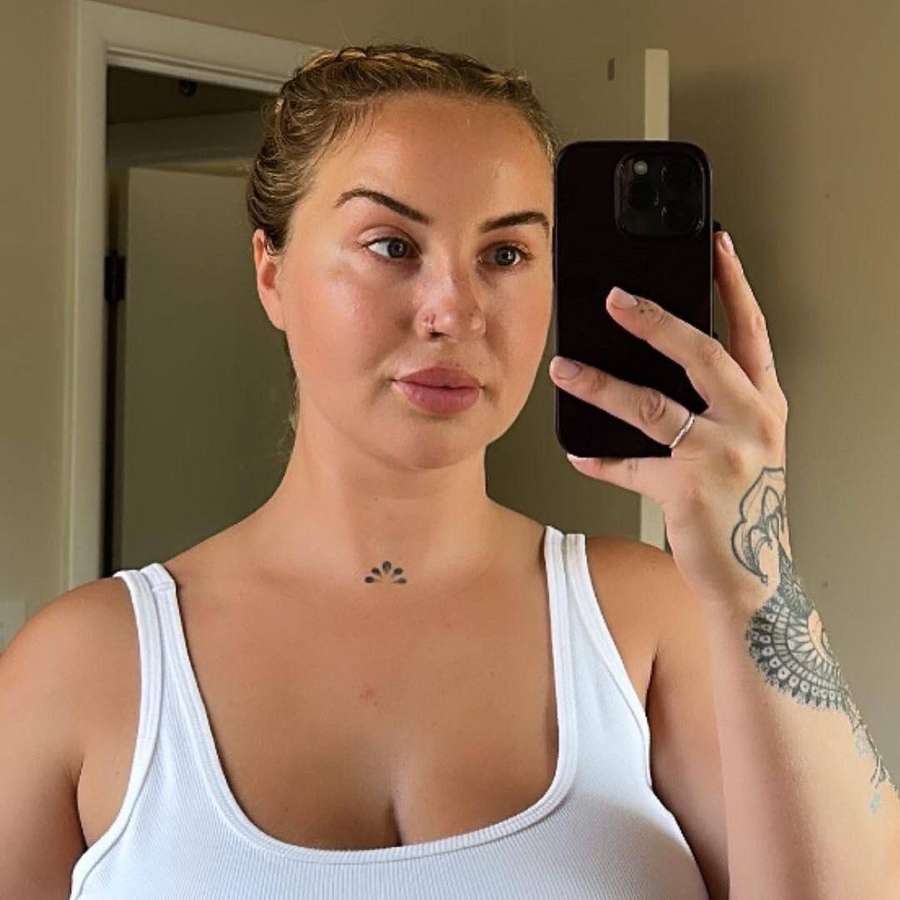 Amber richardson Hi...just drop your number if you have iMessage