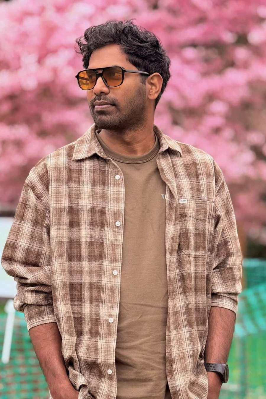 90174925 7536 medium large